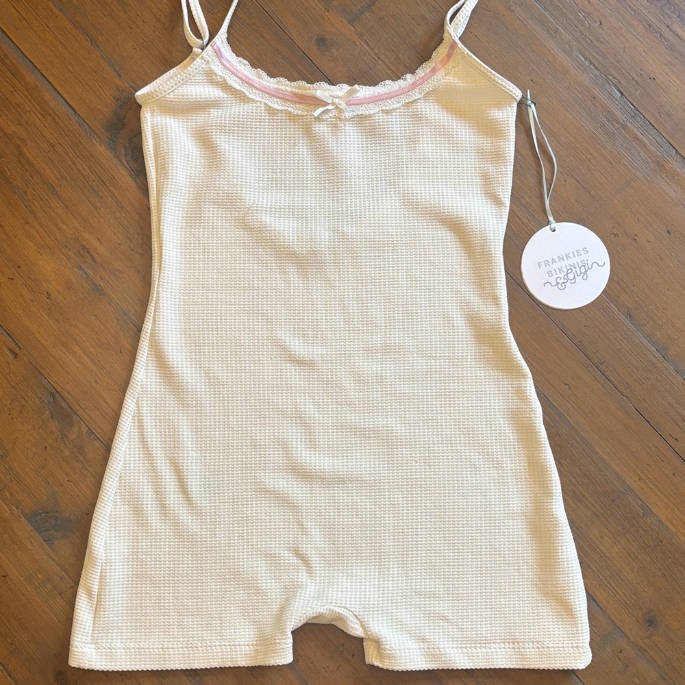 NWT Frankie’s bikinis x gigi HADID white waffle lounge bodysuit